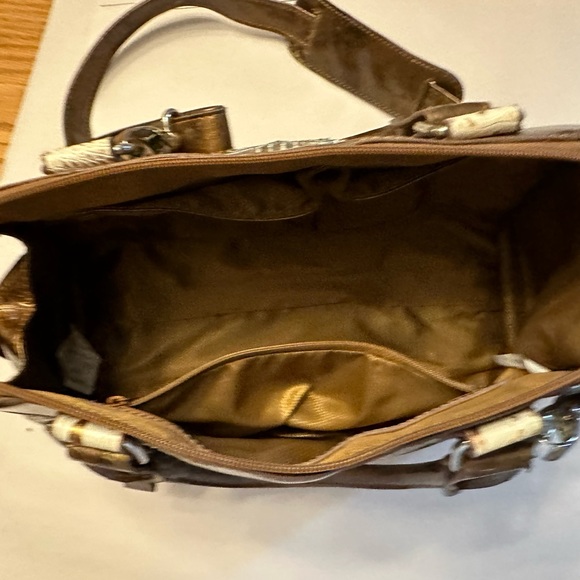 Madi Claire Bronze and White Shoulder Satchel - Picture 3 of 8